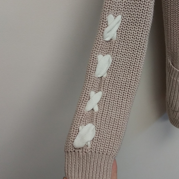 Jennifer Lopez Blush Pink Sweater - Picture 4 of 12